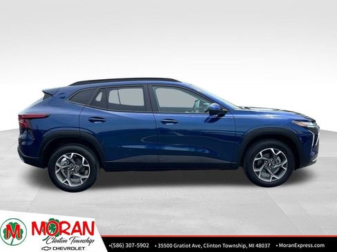 Certified 2024 Chevrolet Trax LT FWD image 7