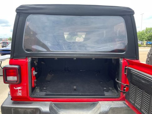 Used 2018 Jeep Wrangler Unlimited Sport S AWD/4WD image 15