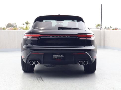 Certified 2025 Porsche Macan image 10