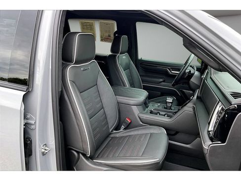 Used 2025 GMC Sierra 1500 AT4X AWD/4WD image 50