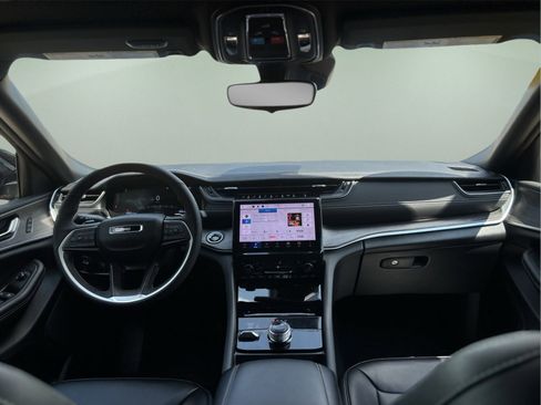 Used 2024 Jeep Grand Cherokee L Limited image 29