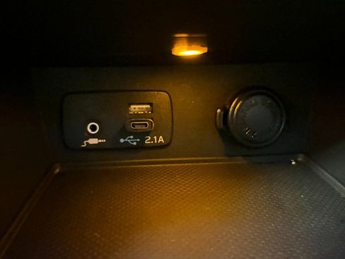 Used 2020 Subaru Crosstrek 2.0i Limited w/ Moonroof Package w/Navigation AWD/4WD image 15