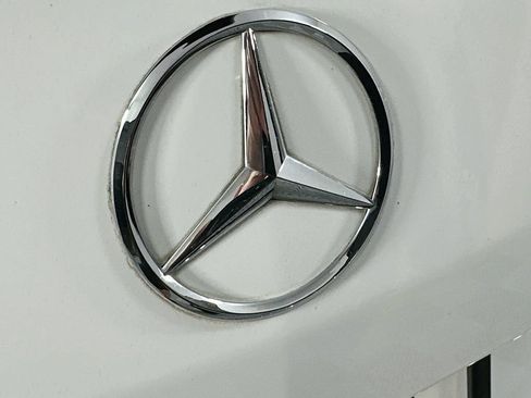 Used 2015 Mercedes-Benz GLK 350 4MATIC image 34