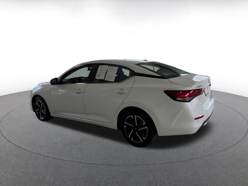 Used 2024 Nissan Sentra SV FWD image 13