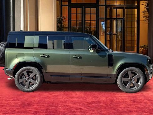 New 2026 Land Rover Defender 110 X-Dynamic SE image 7