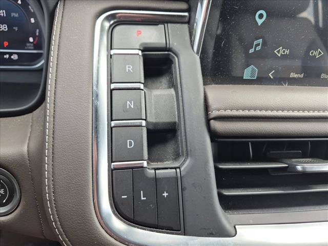 Used 2023 Chevrolet Suburban Z71 w/ Luxury Package AWD/4WD image 10