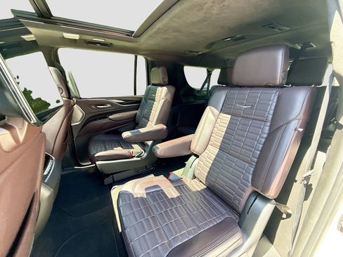 Used 2022 Cadillac Escalade ESV Sport Platinum AWD/4WD image 23