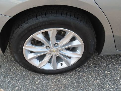 Used 2024 Chevrolet Malibu LT FWD image 13
