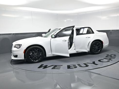 Used 2023 Chrysler 300 Touring L w/ Comfort Group image 20