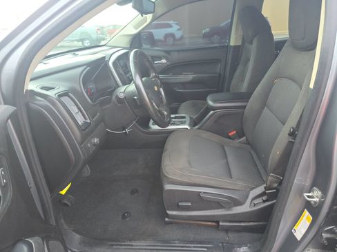 Used 2019 Chevrolet Colorado LT w/ LT Convenience Package RWD image 8