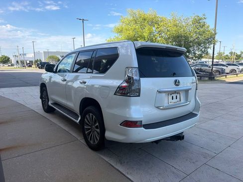 Used 2020 Lexus GX 460 Luxury w/ Accessory Package AWD/4WD image 4