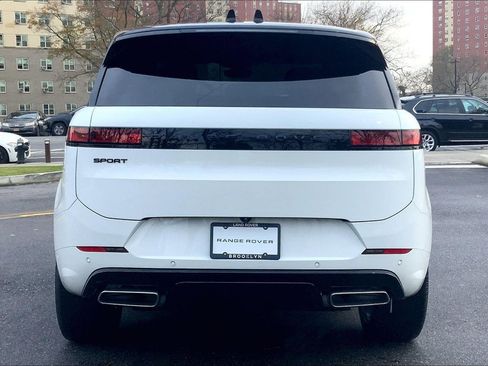 New 2025 Land Rover Range Rover Sport Dynamic SE image 4