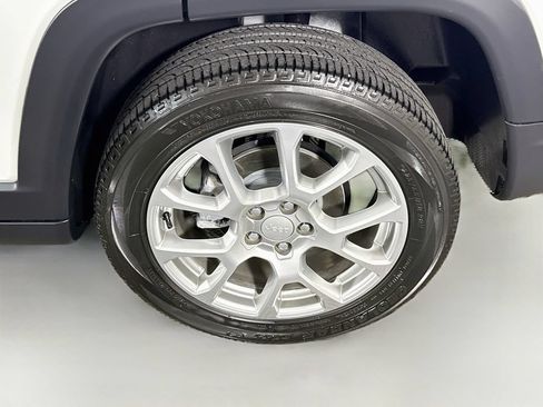 Used 2023 Jeep Compass Latitude AWD/4WD image 31