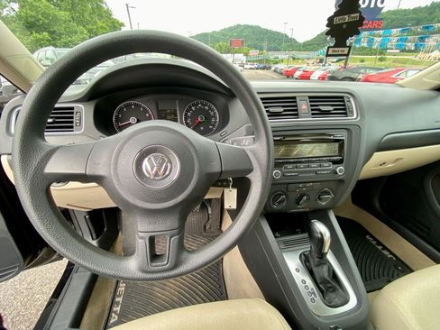 Used 2014 Volkswagen Jetta SE FWD image 19