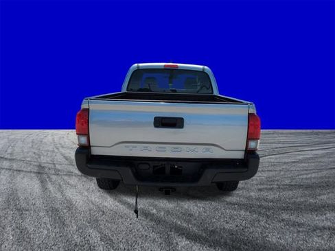 Used 2018 Toyota Tacoma SR RWD image 5