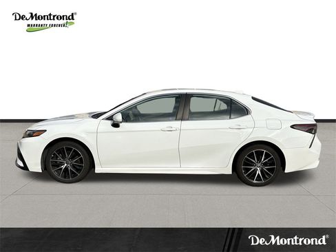 Used 2022 Toyota Camry SE image 8