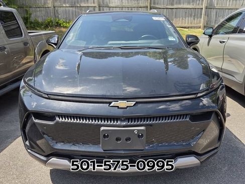 Used 2025 Chevrolet Equinox EV LT w/ Convenience Package FWD image 2