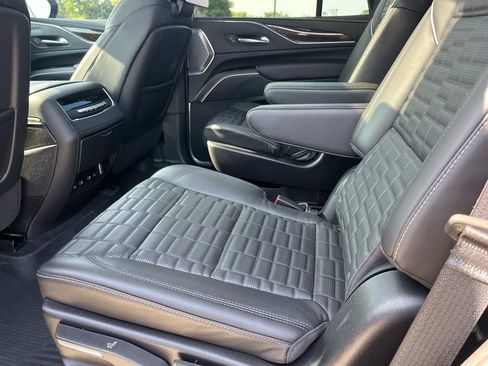 Certified 2024 Cadillac Escalade Sport Platinum w/ Heavy-Duty Trailer Package AWD/4WD image 22