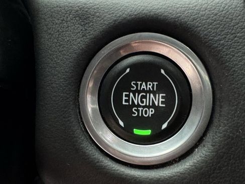 Used 2023 Chevrolet Suburban High Country image 21