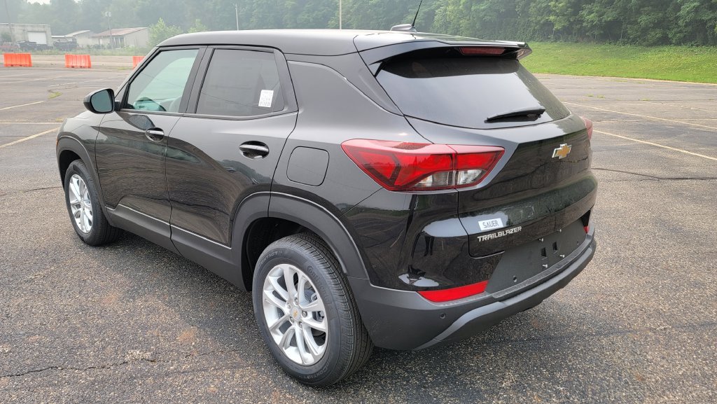 New 2026 Chevrolet TrailBlazer LS w/ LS Convenience Package FWD image 9