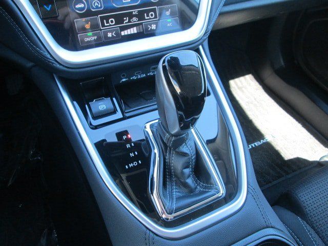 Used 2023 Subaru Outback Premium AWD/4WD image 17