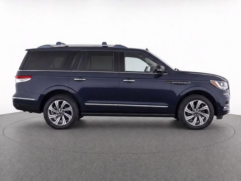 Used 2022 Lincoln Navigator L Reserve AWD/4WD image 10