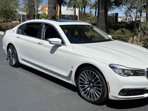 Used 2018 BMW 740e xDrive AWD/4WD image 58