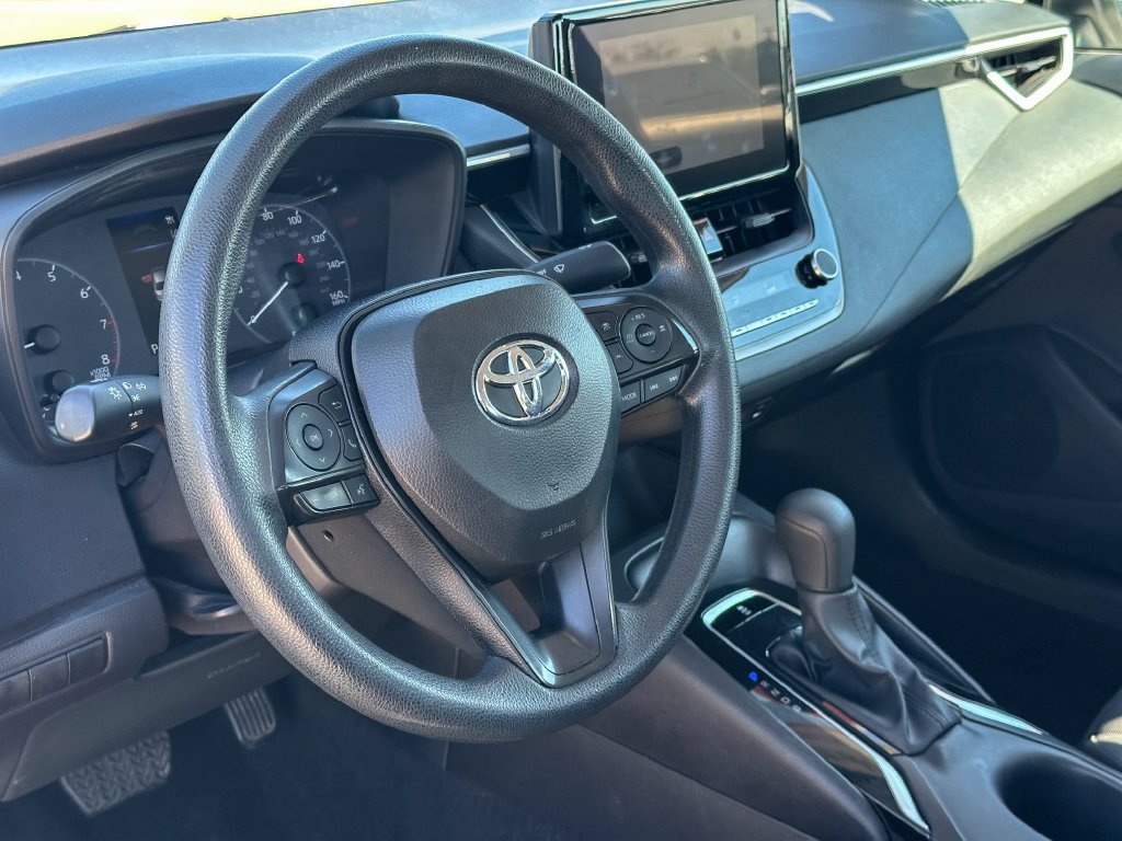 Used 2025 Toyota Corolla LE FWD image 12