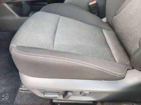 Used 2024 Nissan Rogue SV image 18