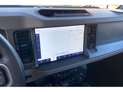 Used 2024 Ford Bronco Wildtrak image 7