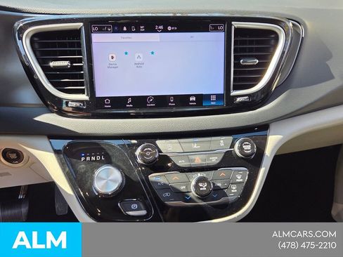 Used 2022 Chrysler Pacifica Touring-L FWD image 20