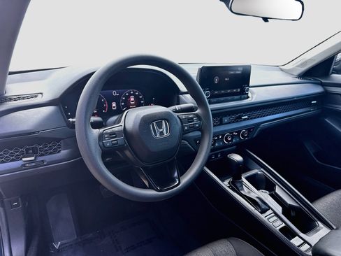 Certified 2025 Honda Accord SE image 9