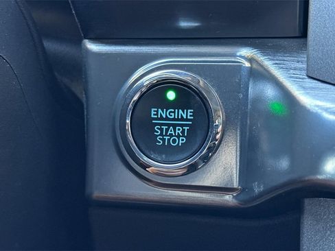 Used 2023 Ford F150 Lariat w/ Trailer Tow Package image 23