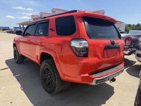 Used 2024 Toyota 4Runner TRD Off-Road Premium w/ Moonroof Package AWD/4WD image 2