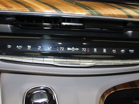 Used 2021 Cadillac Escalade Premium Luxury Platinum w/ Heavy-Duty Trailer Package image 51