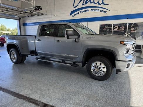 New 2026 Chevrolet Silverado 3500 High Country w/ High Country Premium Package image 13