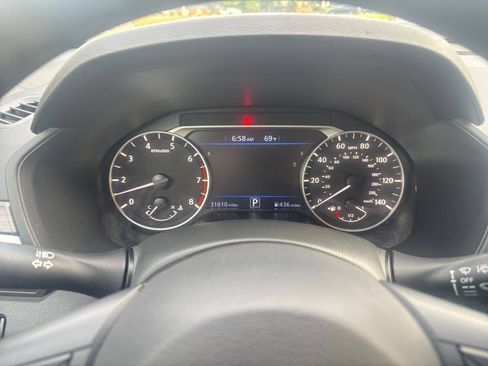 Used 2025 Nissan Altima 2.5 SV FWD image 41