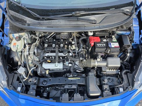 Used 2021 Nissan Versa SR image 11