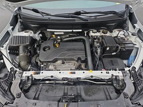 Used 2024 GMC Terrain SLT image 29