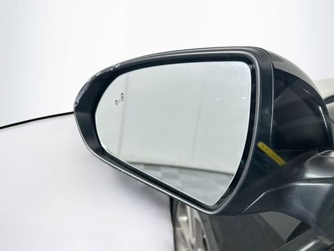 Used 2017 Hyundai Elantra Limited FWD image 16