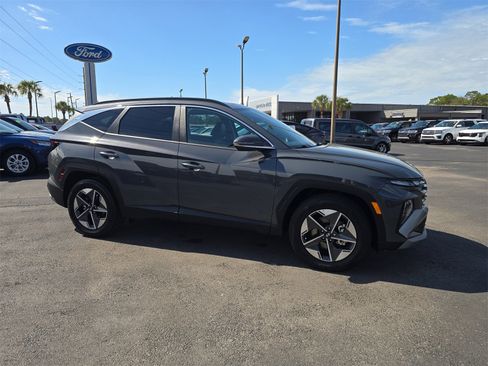 Used 2025 Hyundai Tucson SEL image 2