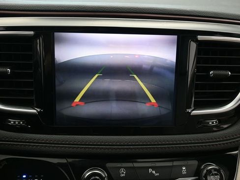 Used 2019 Chrysler Pacifica Limited image 21