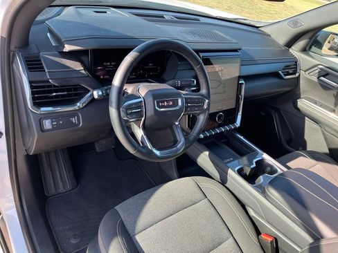 Used 2025 GMC Acadia Elevation image 15