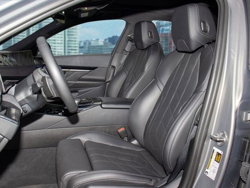 Used 2024 BMW 530i image 16