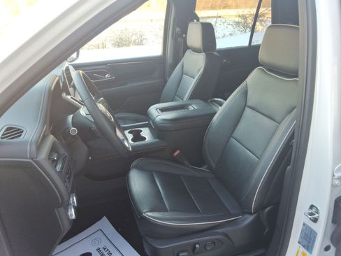 Used 2023 GMC Yukon SLT image 28