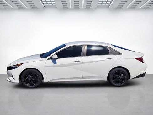 Certified 2023 Hyundai Elantra SEL FWD image 14