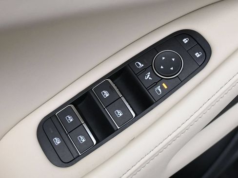 Used 2023 INFINITI QX60 Luxe w/ Cargo Package FWD image 4