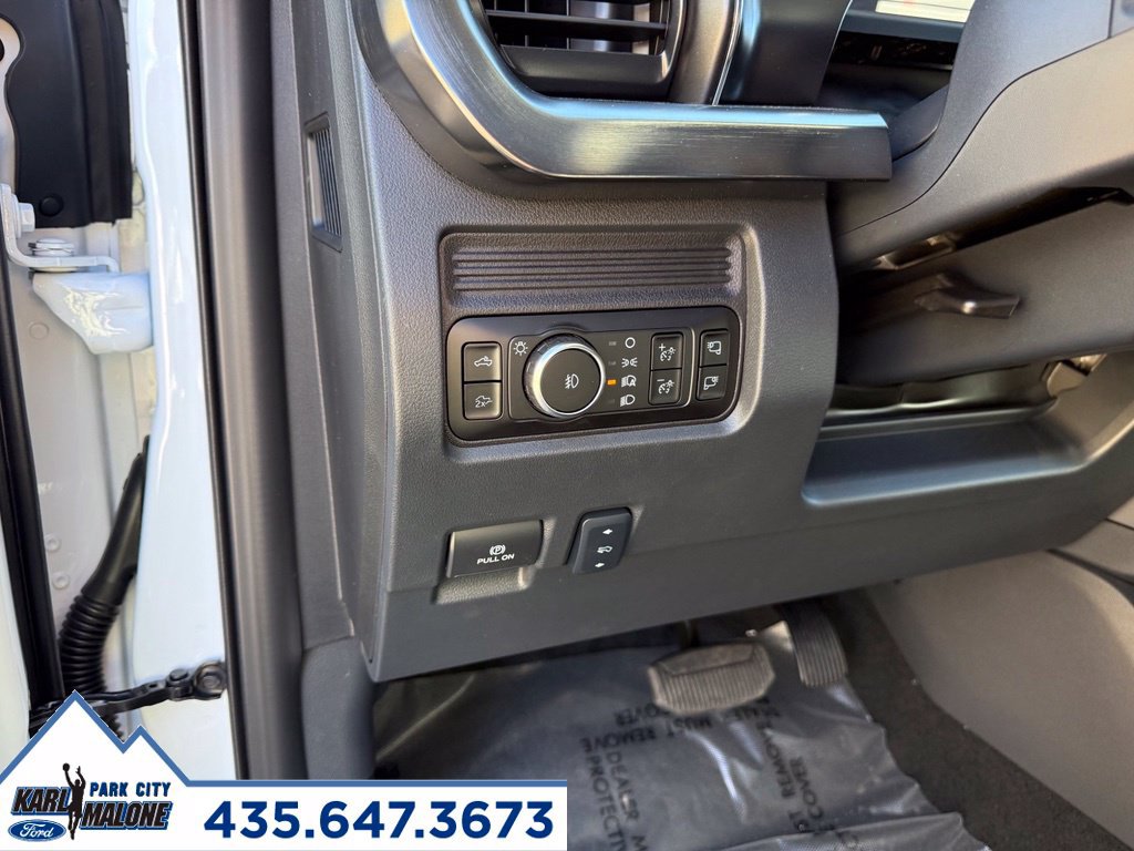 New 2027 Ford F350 Lariat w/ Lariat Premium Package AWD/4WD image 17