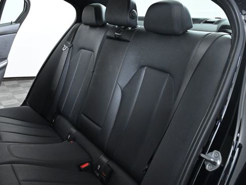 Used 2019 BMW 330i xDrive Sedan w/ Driving Assistance Package image 30