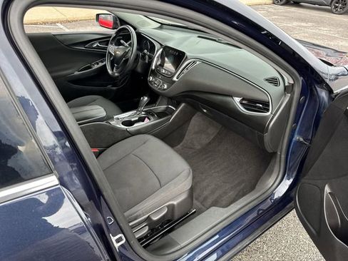 Used 2016 Chevrolet Malibu LT image 28